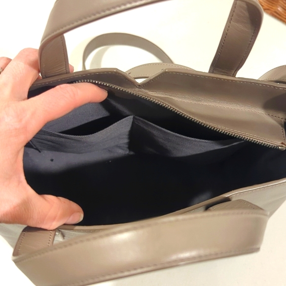 Vince Beige Grey Embossed Leather Crossbody Handbag Purse - Picture 10 of 15